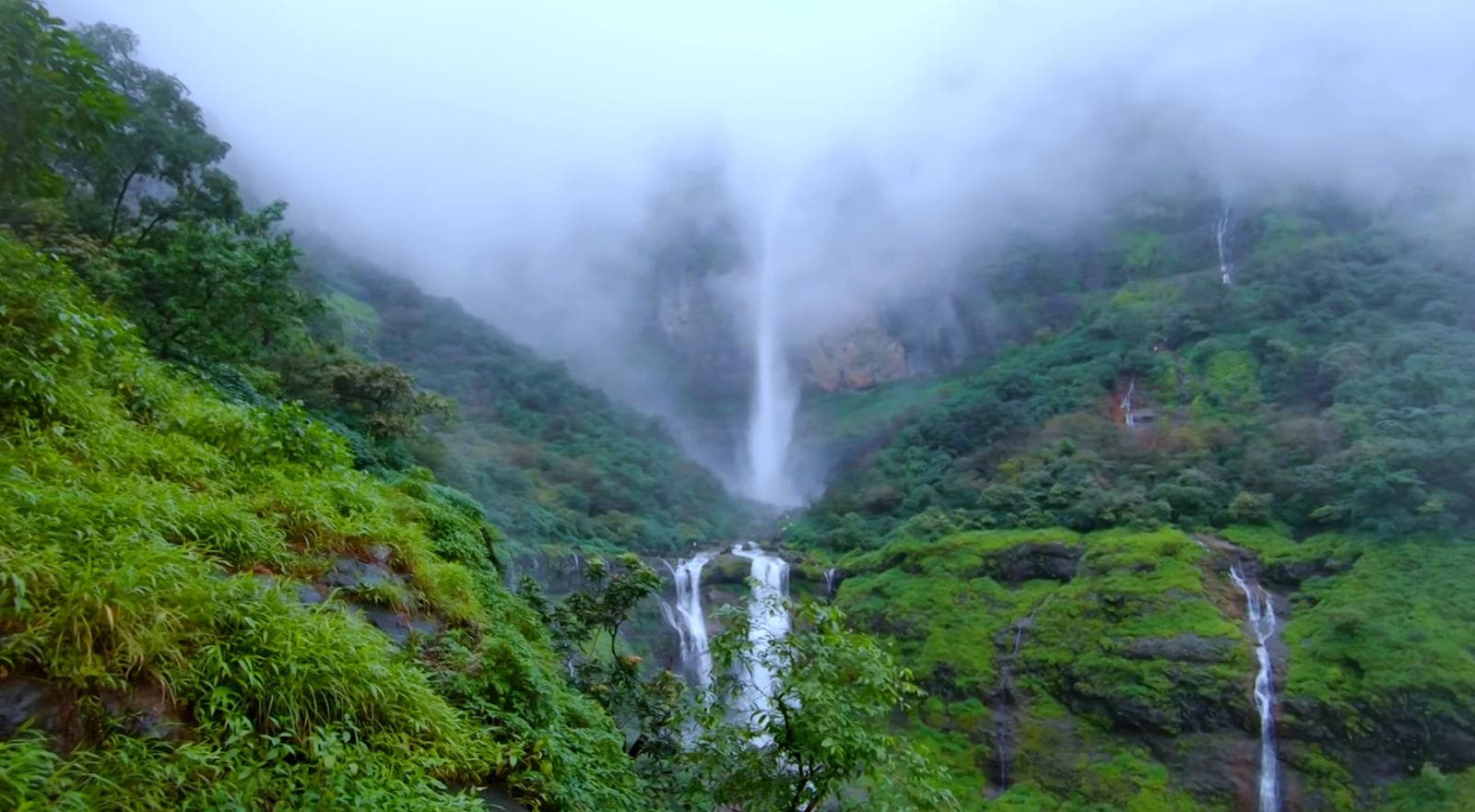 Nanemachi Waterfall Trek 2026 by Ac Bus in Gugulshi, Maharashtra - photo 1
