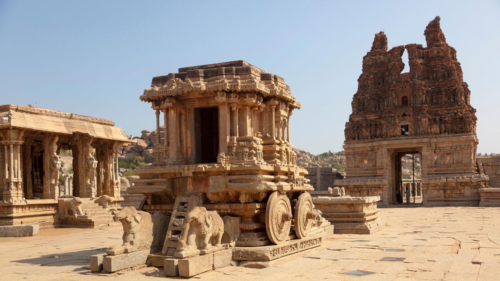Hampi & Badami Heritage Tour in Fort, Maharashtra - photo 1