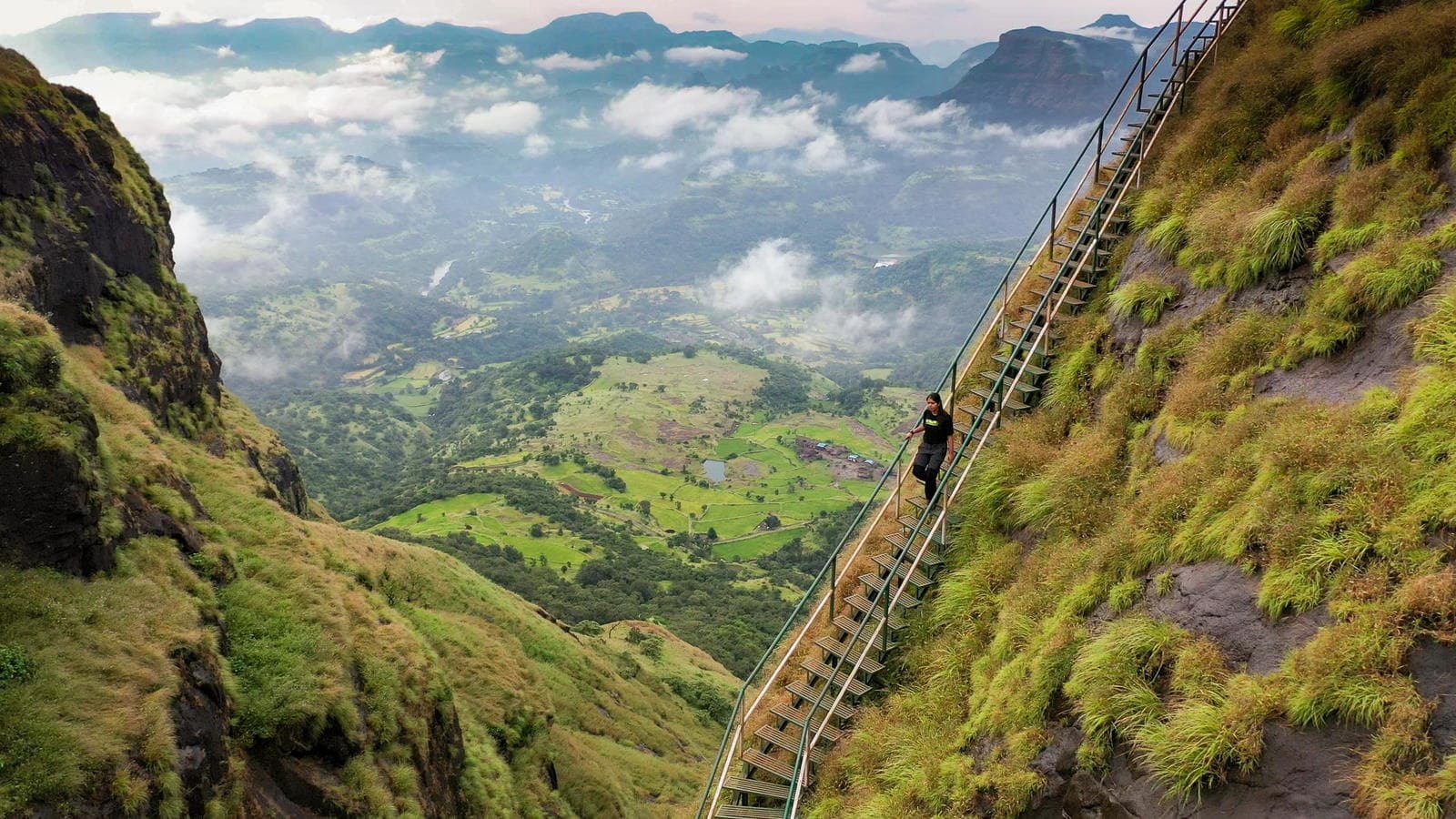 Bhairavgad Shirpunje Ghanchakkar Trek